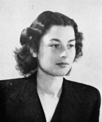 Black and white portrait photo of Violette Szabo