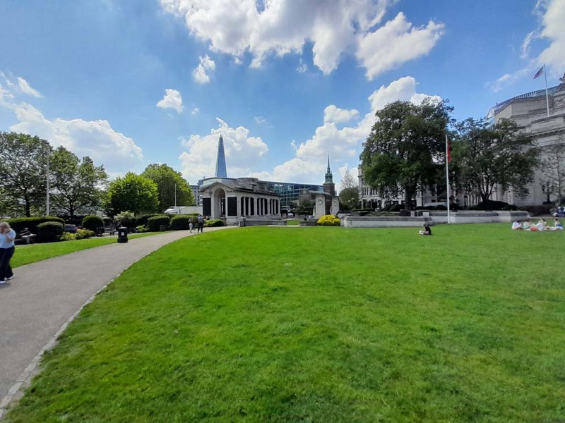 The Tower Hill Memorial from Trinity Gardens