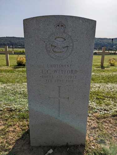 Headstone of Lieutenant L.C Walford