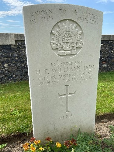 Memorial to Sergeant H.F Williams DCM bearing the inscription 'Known to be buried in this cemetery'